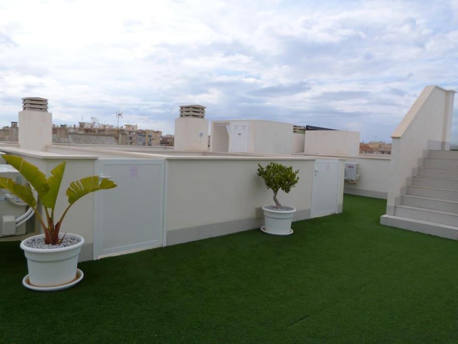 Modern Apartment In Torrevjea 200M From The Loccos Beach Торевьиа Экстерьер фото