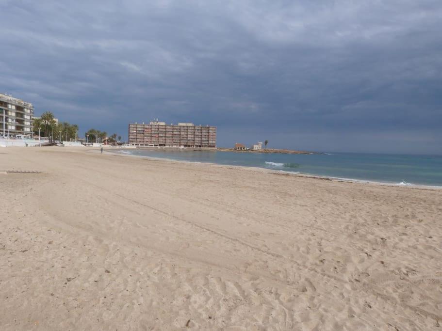 Modern Apartment In Torrevjea 200M From The Loccos Beach Торевьиа Экстерьер фото